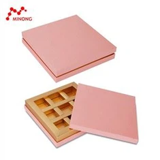 Pequenas caixas de papel para chocolate